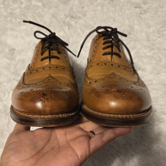 Grenson Stanley is a Classic Color Brown/Tan Size 10 - Picture 4 of 10